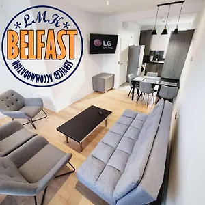 Lmk, 2 Bedroom Apartment, With Roof Terrace, Free Parking, Ev Charger, Great Location. Royaume-Uni